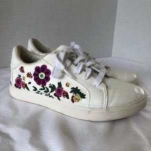 Betsy Johnson Embroidered Mayas Sneakers Colorful Floral